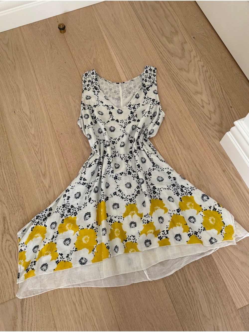 Sleeveless Floral Print Summer Dress in White and Yellow